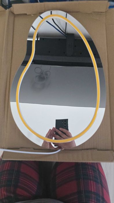 Oglinda cu banda led