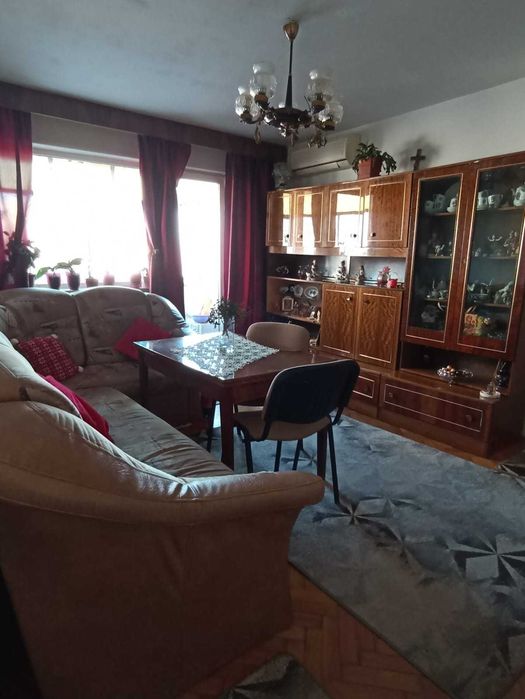 Apartament 4 camere Zona Dacia - persoana fizica