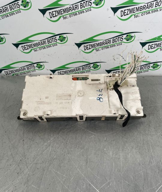 Ceasuri bord 5 3923 259 00 Volkswagen VW Golf a 3-a generatie