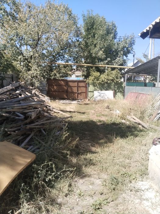 Продам дом,в центре рядом базар