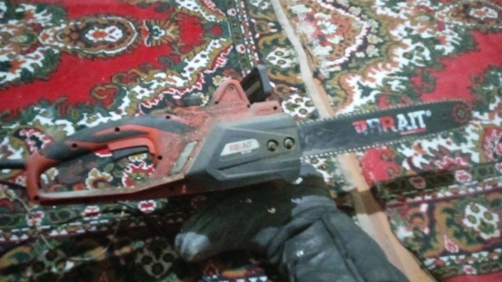 Продам электропилу