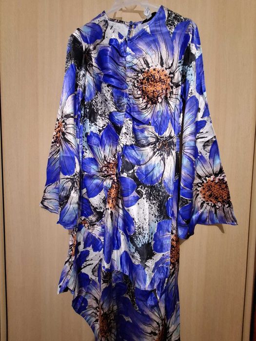 Rochita albastru aprins asimetrica