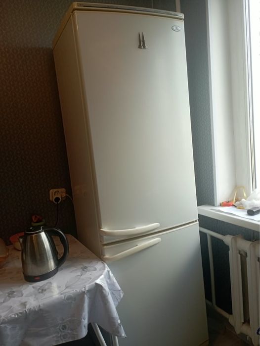 Продам холодильник Атлант