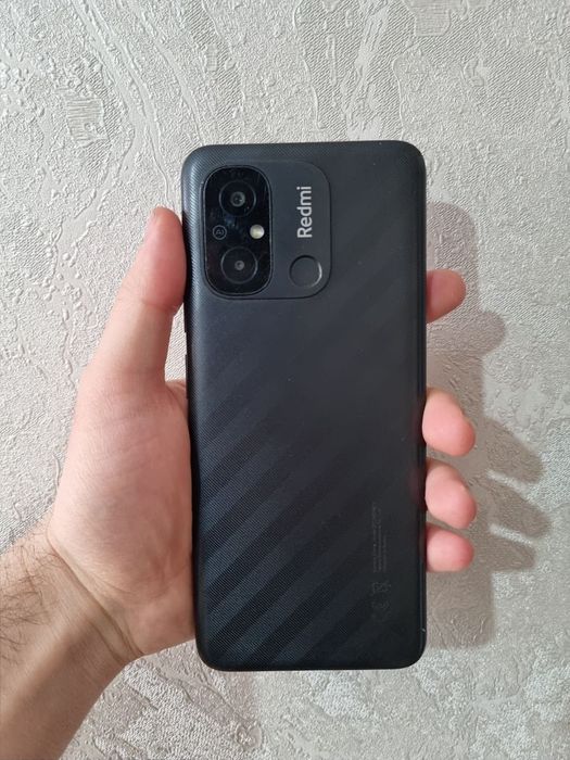 Продаю телефон Redmi 12C, память 4/64 версия андроида 13 5.000mah