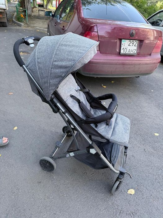 Продам летнию коляску срочно