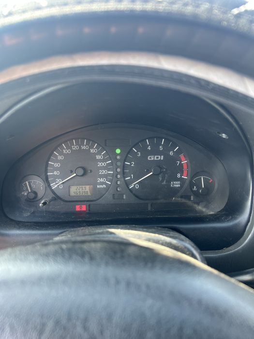 Mitsubishi carisma