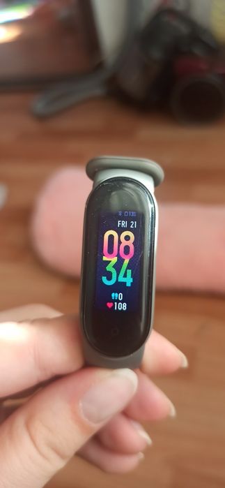 Продам браслет Xiaomi mi band 5