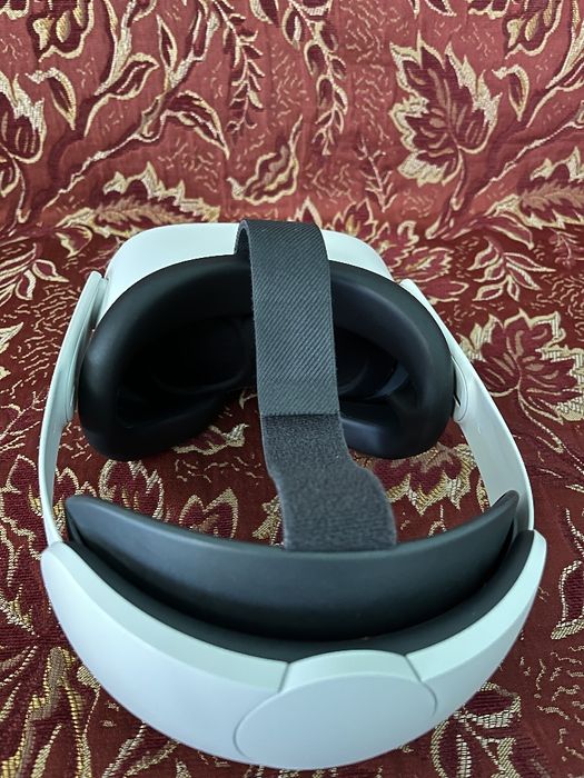 Oculus Quest 2 + оригинальные аксессуары + чехол в подарок