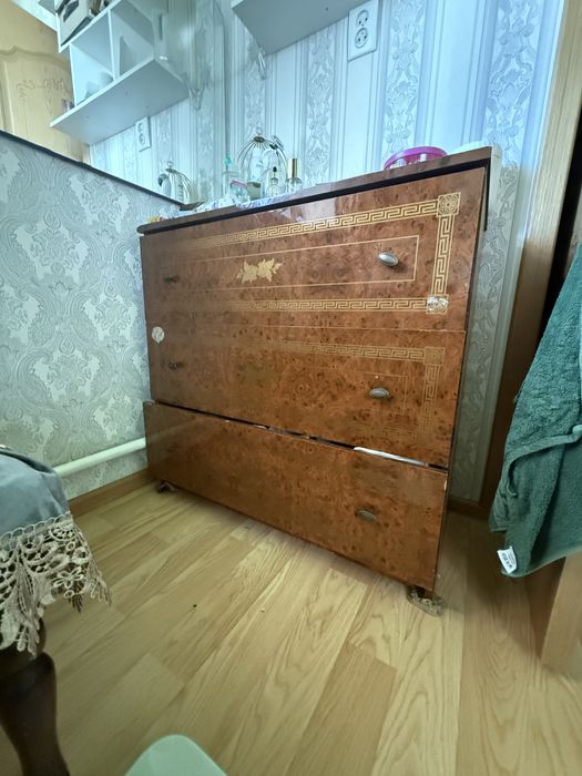 Спальный гарнитур Б/У