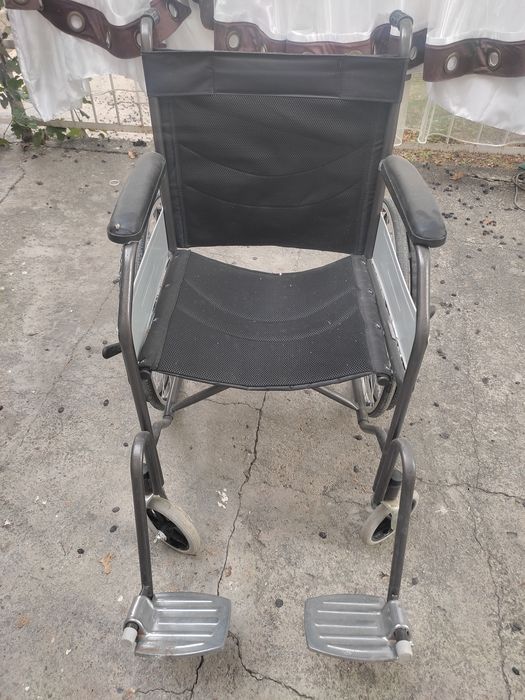 Ногиронлар аравачаси сандик бор.