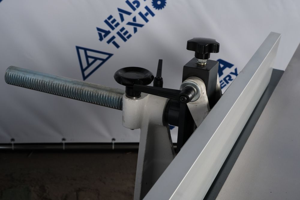 Cтанок фуговальный DELTAMACHINERY DWP-400