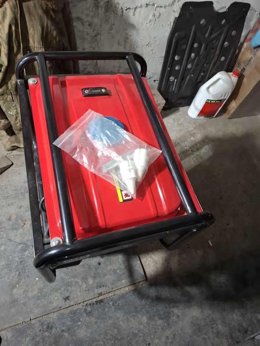 Продаю генератор 5.5квт