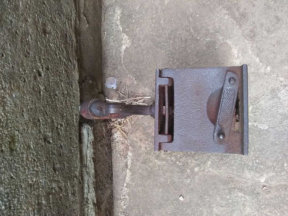 Стара ютия на въглища