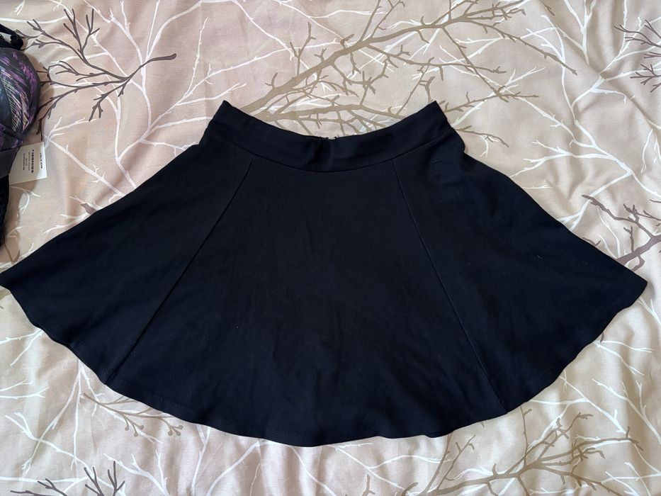 Черна къса пола