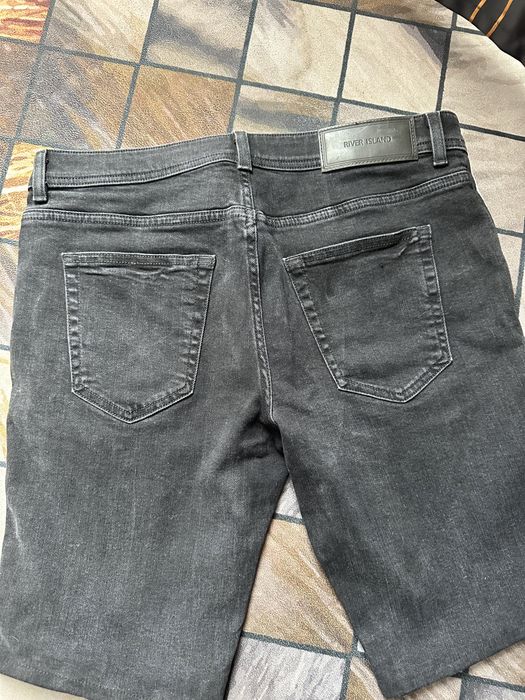 Vand blugi River Island barbati noi cu eticheta marime 34/32