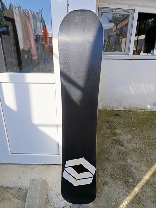 Schiuri copii mărimea 120 cm + placa de snowboard adulți