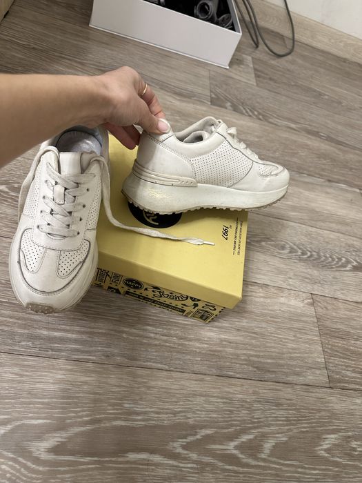 Кроссовки кожа 35-36