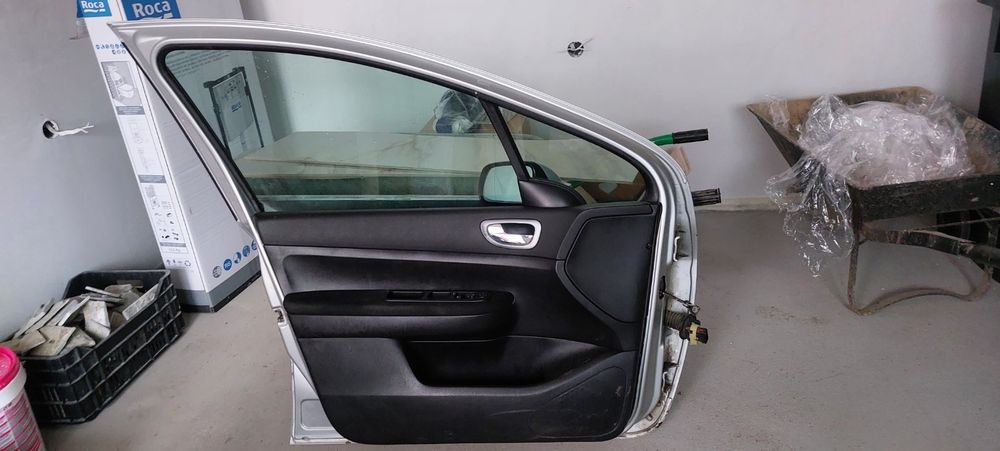 Предна лява врата за Пежо 307