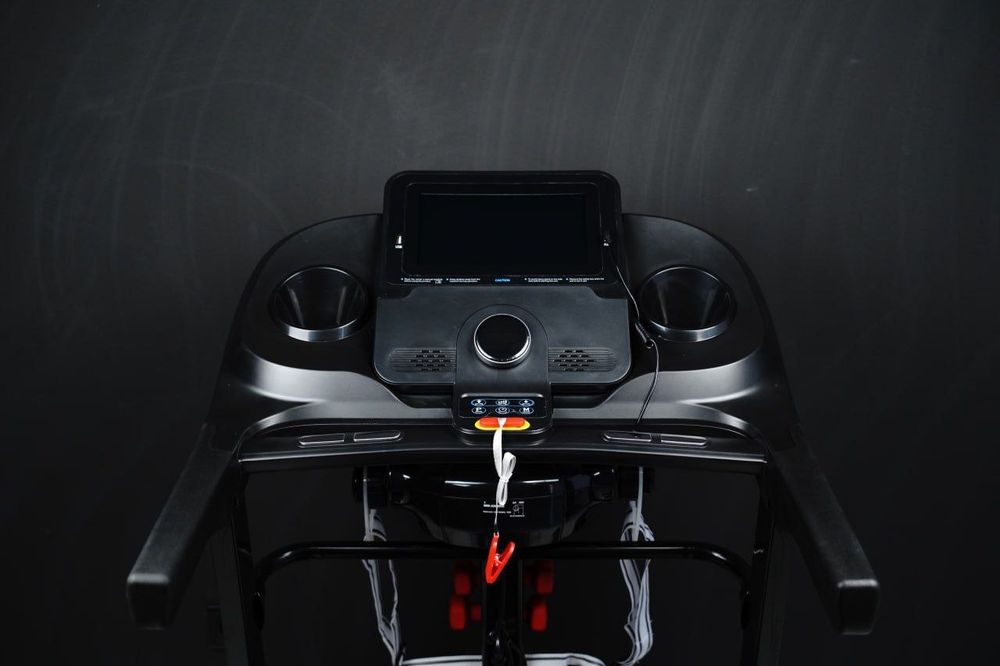 Беговая дорожка Axelus 500 с Wi-Fi, Android дисплеем и массажером

• Б