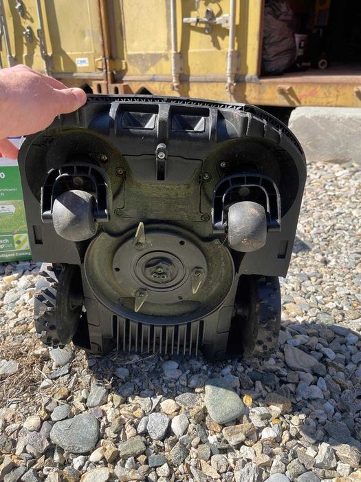 Robot de tuns iarba Bosch Indego S+ 500 (doar robotul)