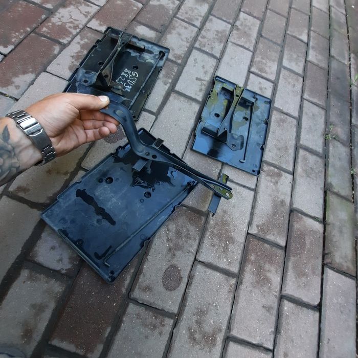 Крепление акамулятора АКБ Lexus RX 330 350