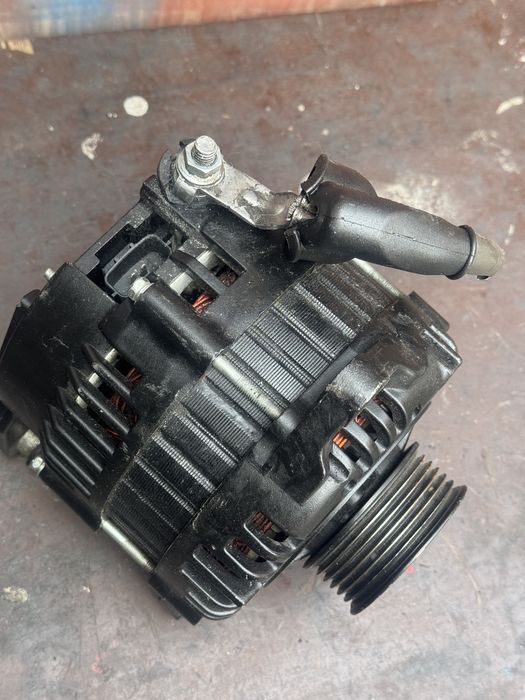 Генератор для Nissan Maxima Nissan Cefiro