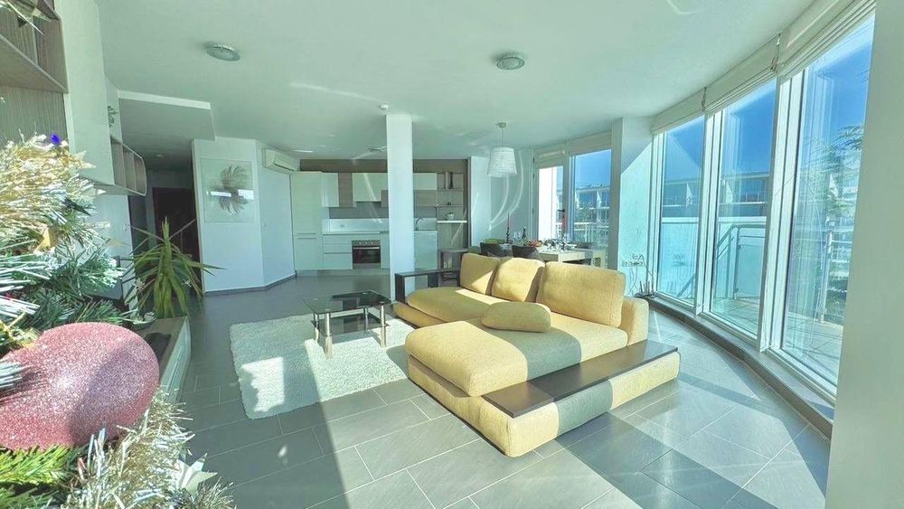 Тристаен Мезонет в кв. Сарафово