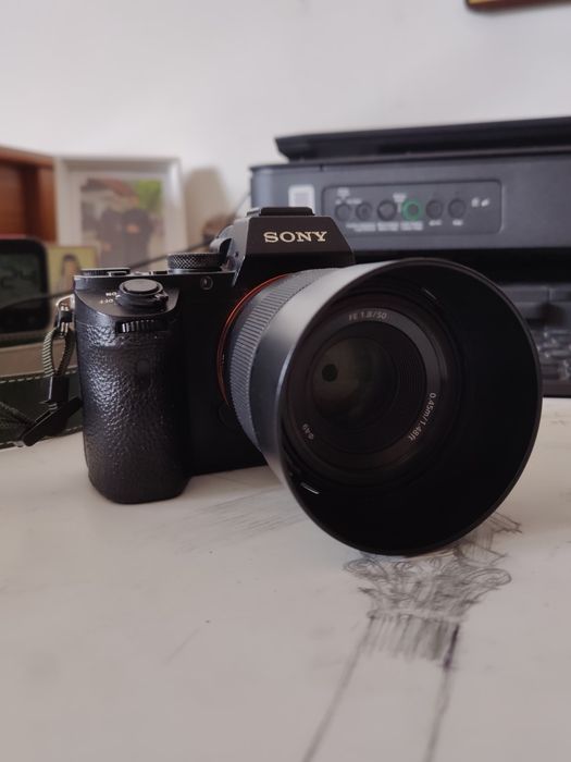 Sony A7II cu obiectiv Sony FE 1.8/50mm-vand urgent