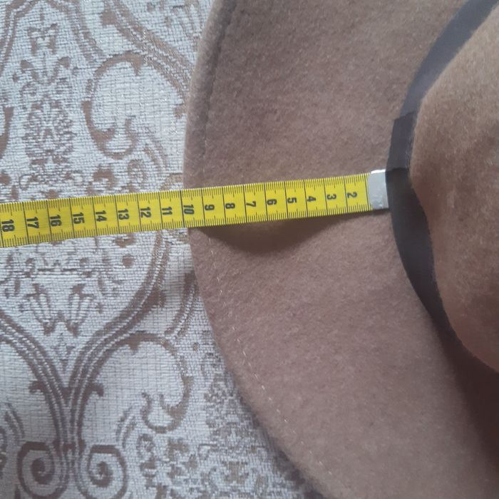 Pălărie din lână Zara