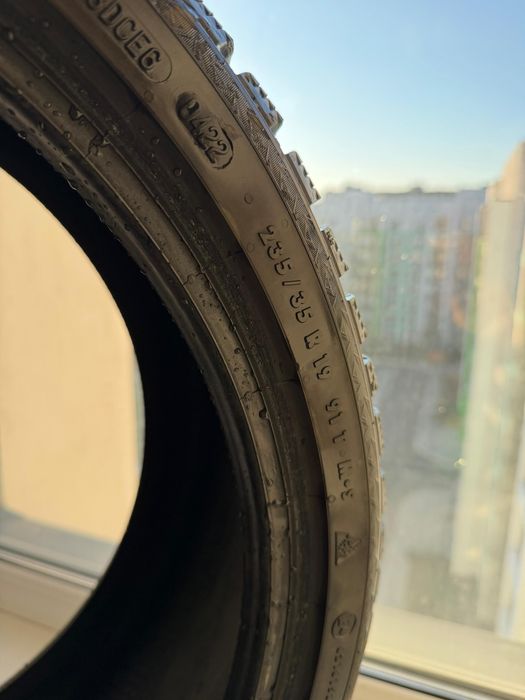 Зимние шины Continental 235/35/R19 ШИПЫ