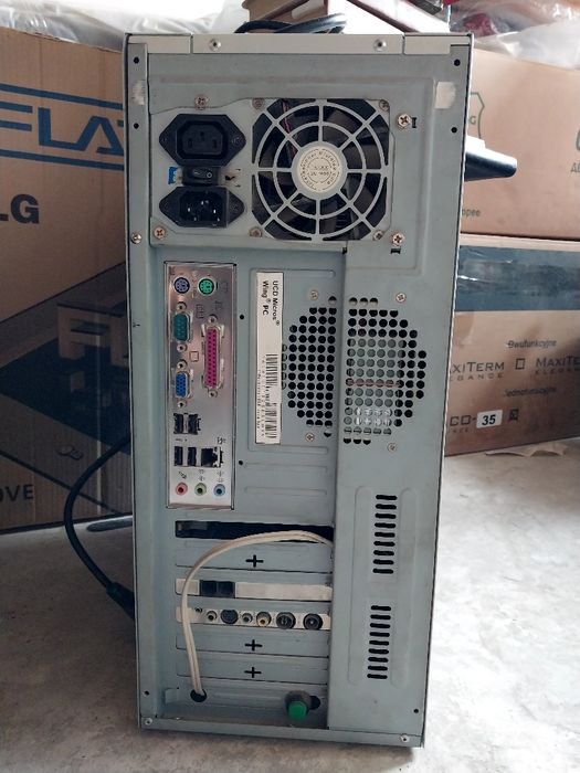 Процессорный блок и клавиатура