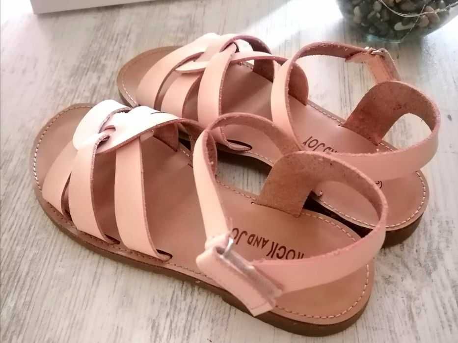 Елегантни сандали