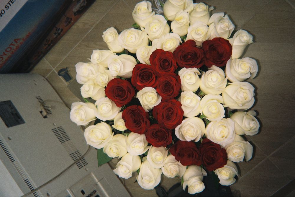 Роза гүл сатылады