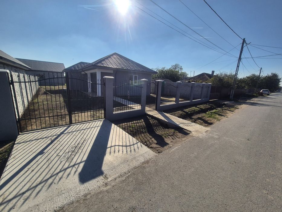 Casa noua de vânzare