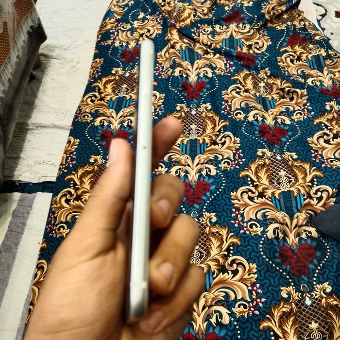 iphone SE 2020 64 GB