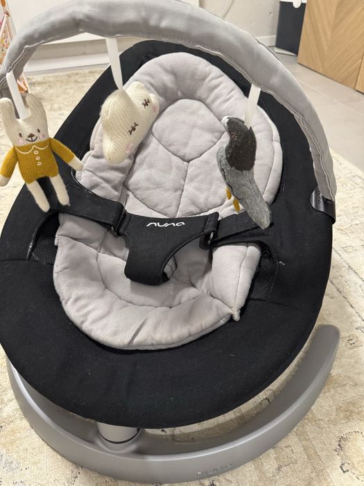 Nuna Leaf Curv (Dusk) + toy bar