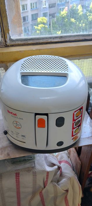 Продавам фритюрник.