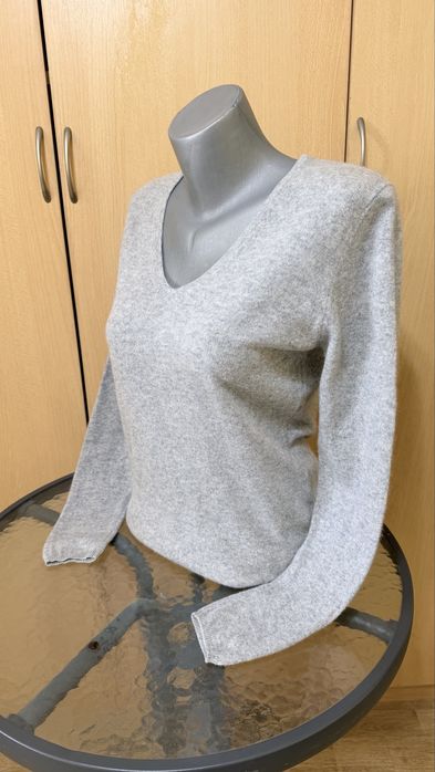 Пуловер  Q by Kjederqvist 100% кашмир, размер S/M.