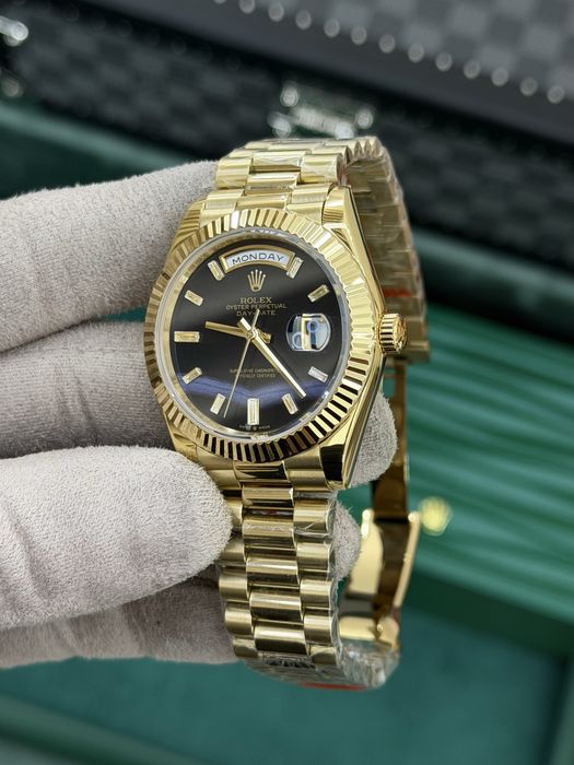 Rolex Day-Date 40 Yellow Gold – Baguette Dial