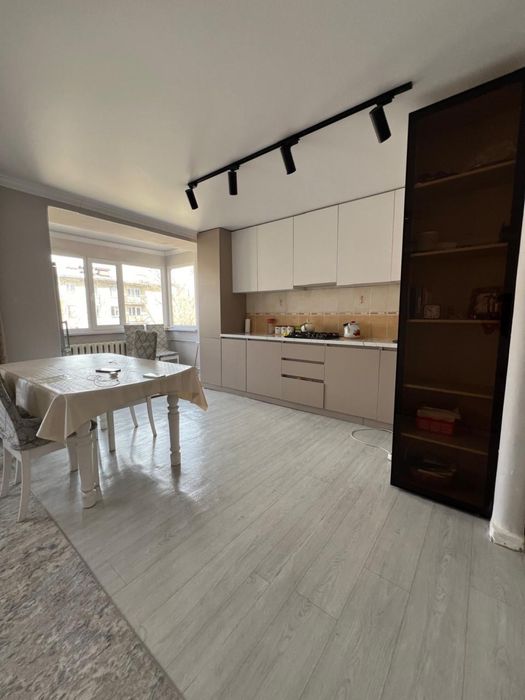 Продам 4-комнатную квартиру