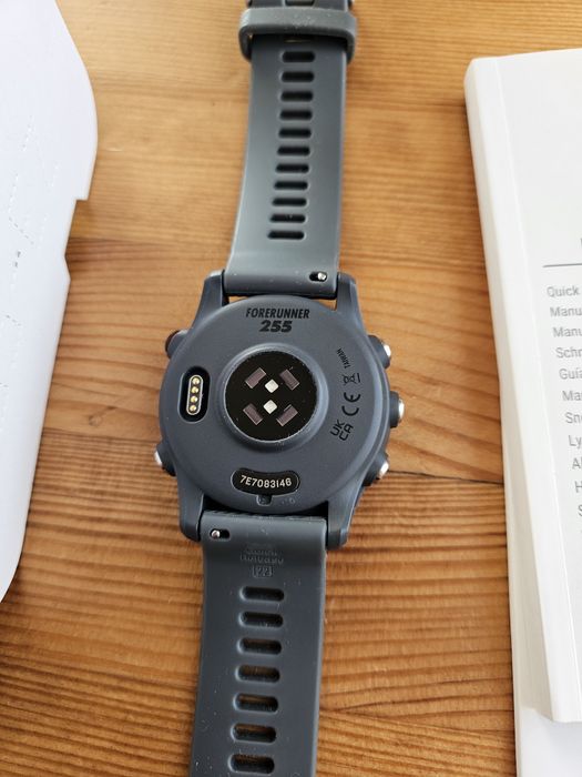 Часы Garmin Forerunner 255