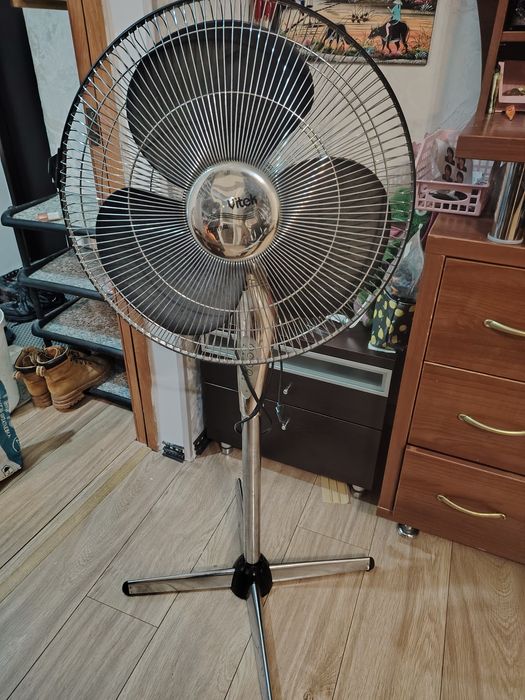 Напольный вентилятор