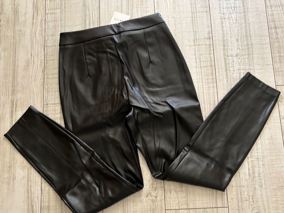 Кожен панталон ZARA, MOHITO в червено и черно