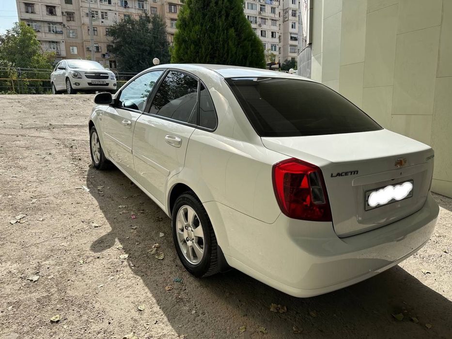 Продается Lacetti 1.8  Chevrolet
