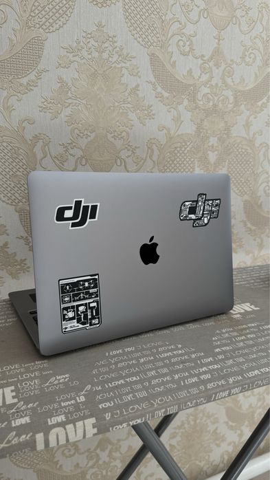 Macbook M1 2020 8/256