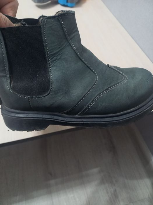 Продам детские осенние сапоги для мальчиков