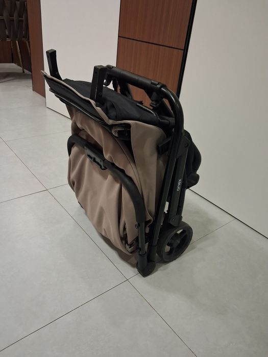 Продам коляску фирменная