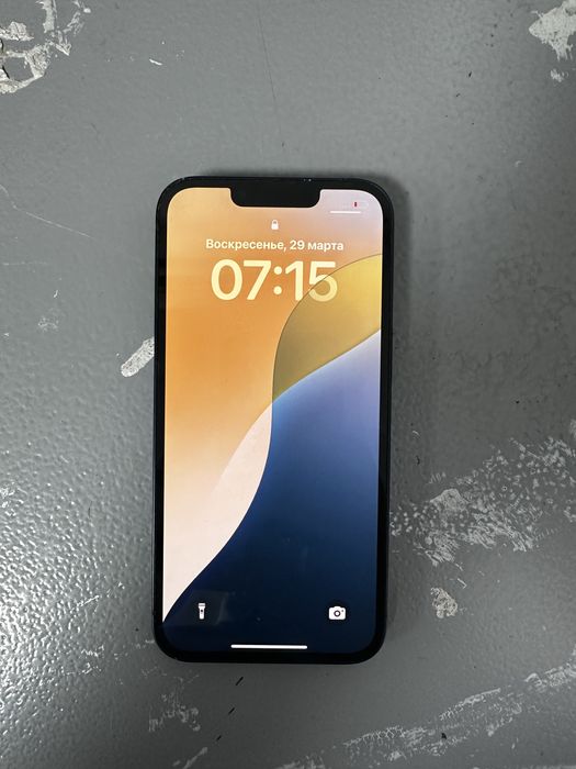 Айфон 13 в хорошем состоянии