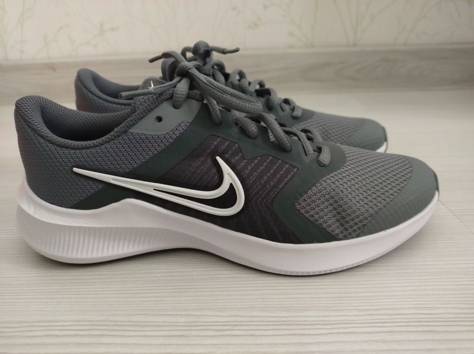 Нови детски маратонки NIKE, размер 36.5