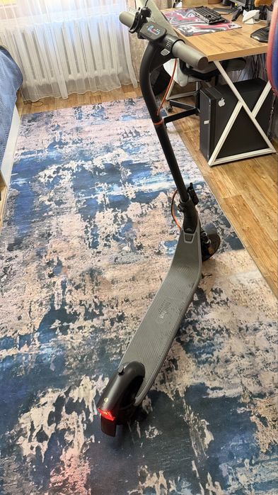 Продам электросамокат Ninebot KickScooter E2 Plus